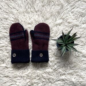 NEW Artisan Handcrafted Mittens ❤️